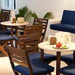 El Hotelito