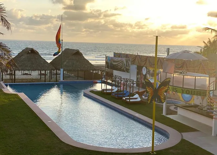 Club De Playa Dioses Y Reinas
