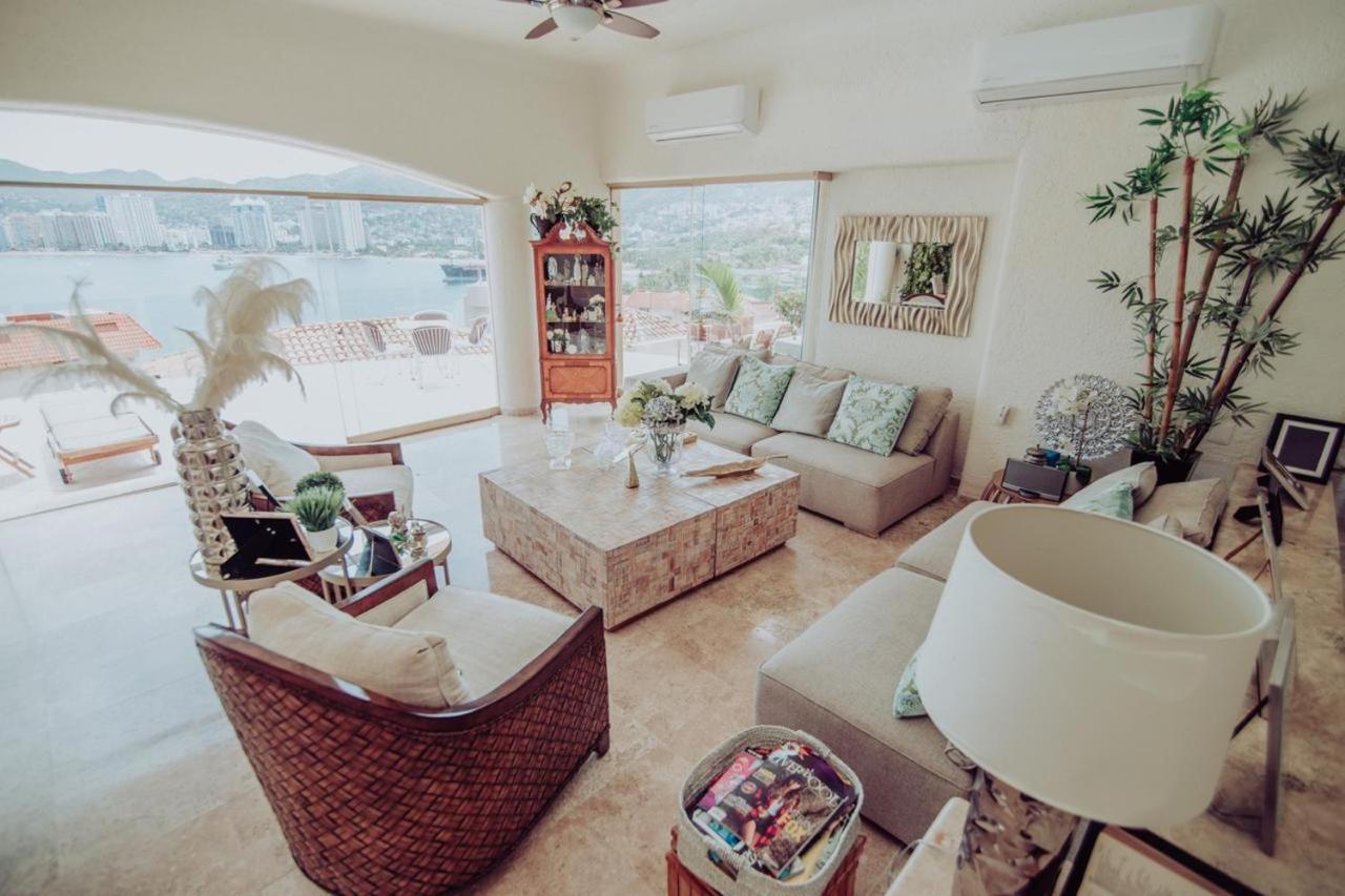 Tres, Villas Brisas, Guitarrón Acapulco
