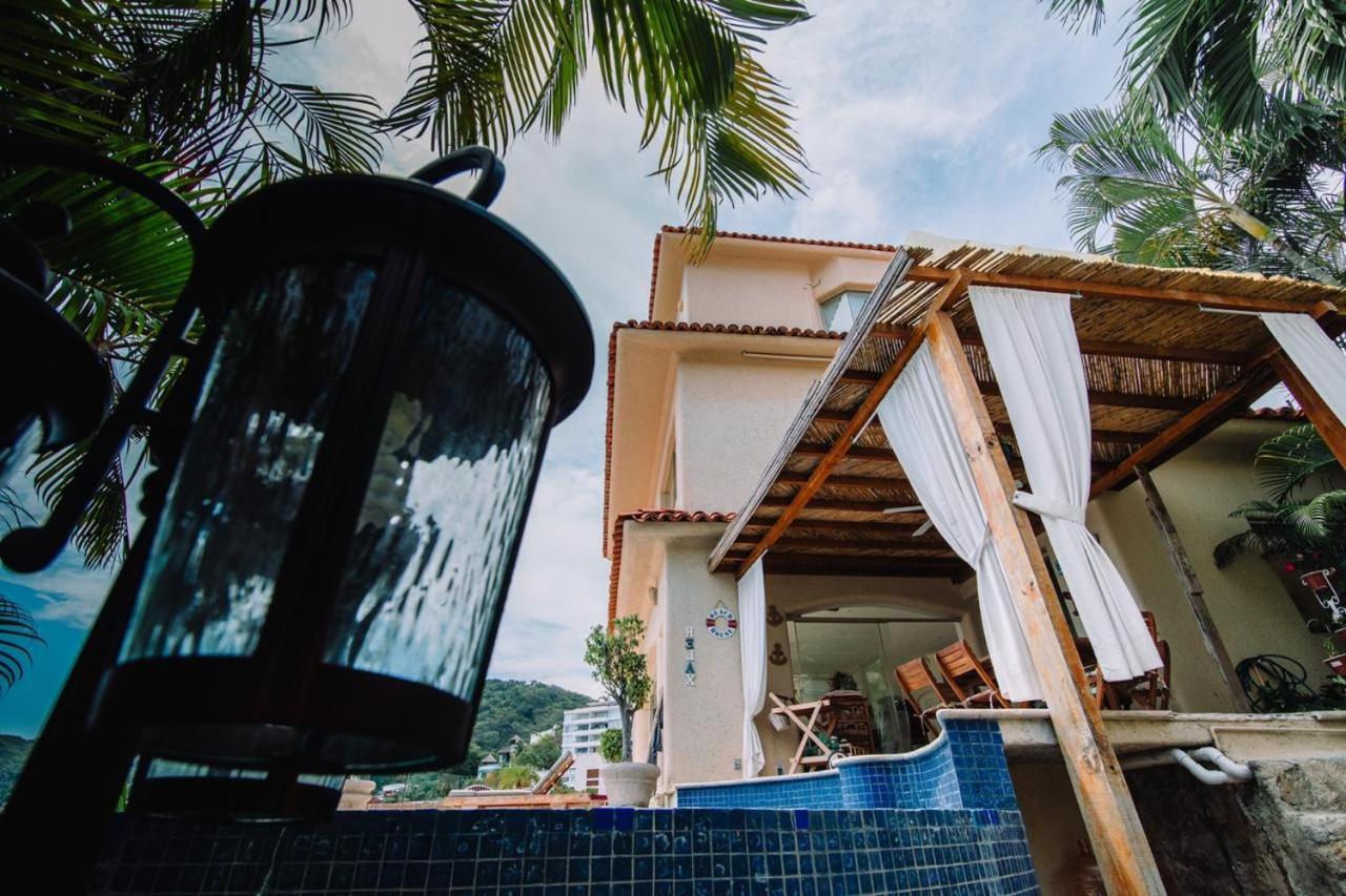 Tres, Villas Brisas, Guitarrón Villa *