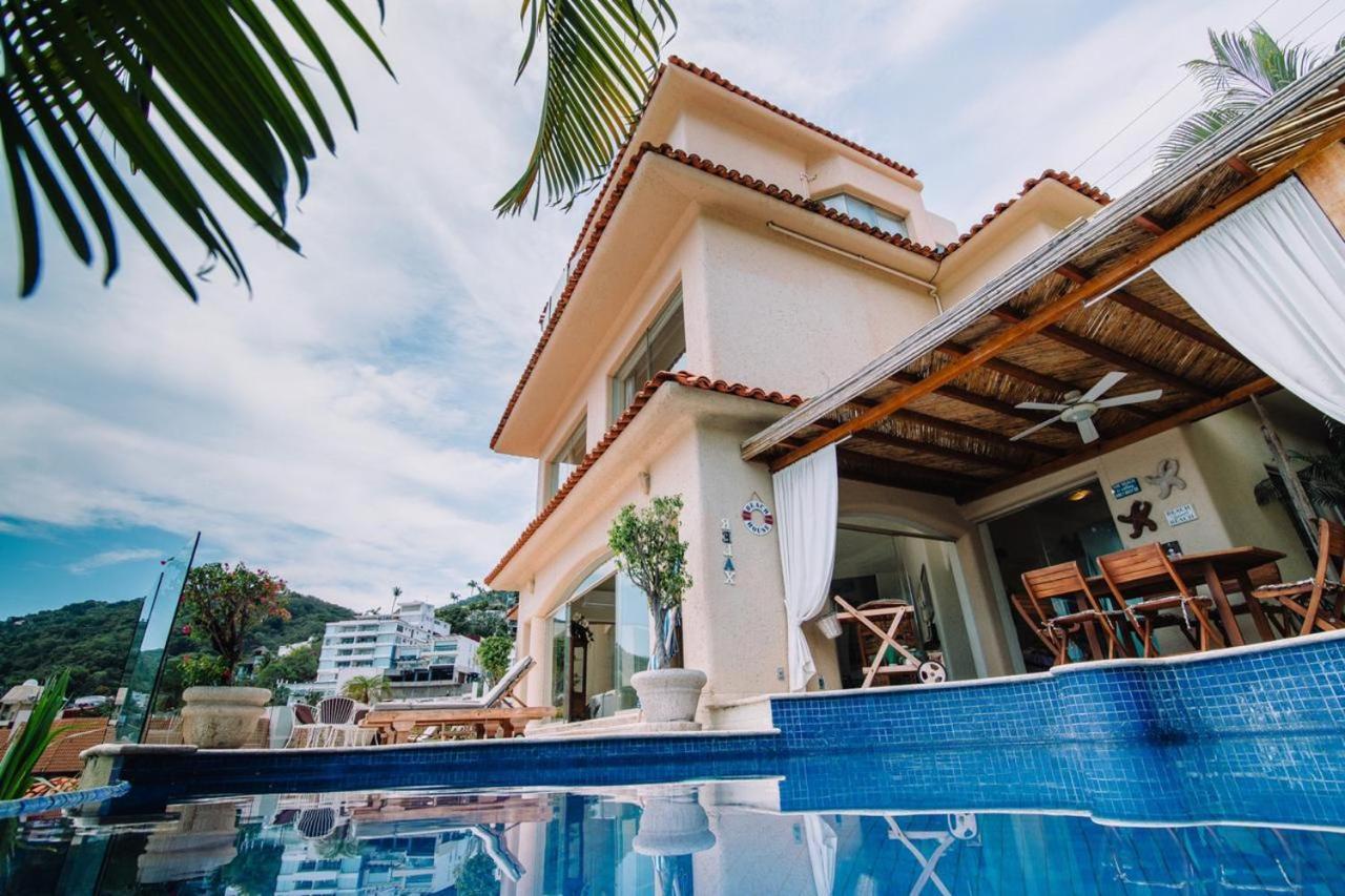 Tres, Villas Brisas, Guitarrón