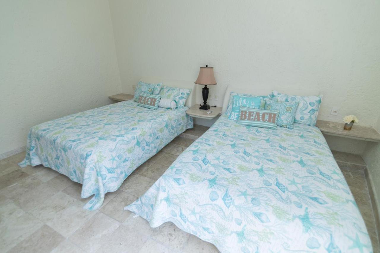 Villa Tres, Villas Brisas, Guitarrón Acapulco