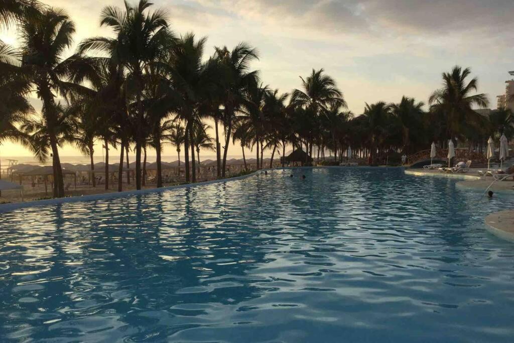 Hermosa Playa En Diamante, Isla Acapulco