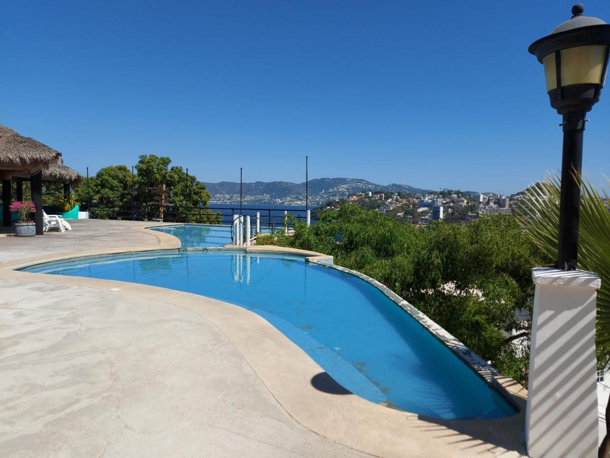 Casa Blanca Grand Apartment