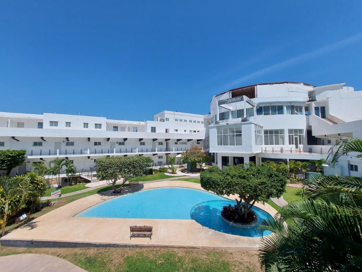 Casa Blanca Grand Apartment