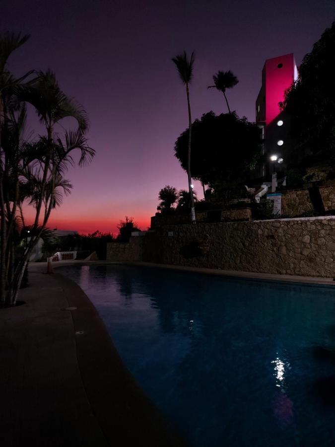 Casa Blanca Grand Apartment