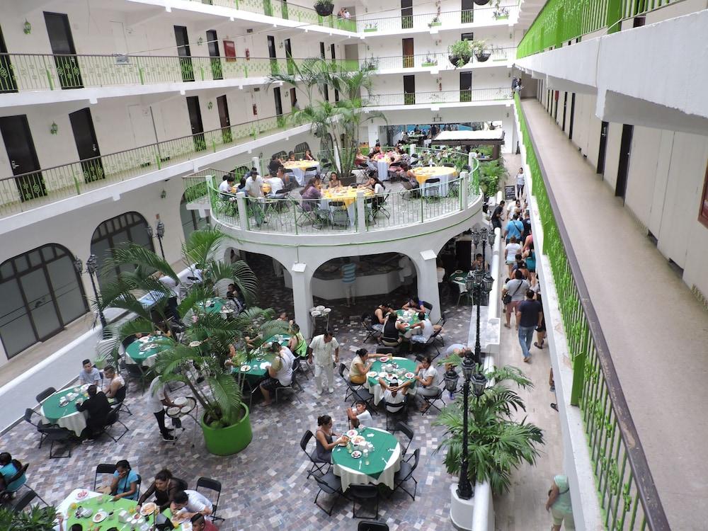 Tortuga Hotel Acapulco
