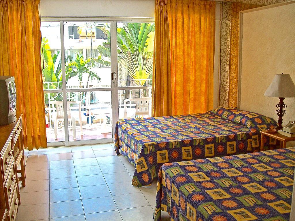El Tropicano 3*