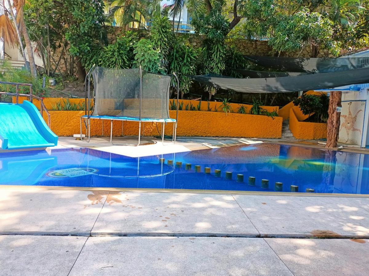 Twin Towers Tres Mares Apartamento *