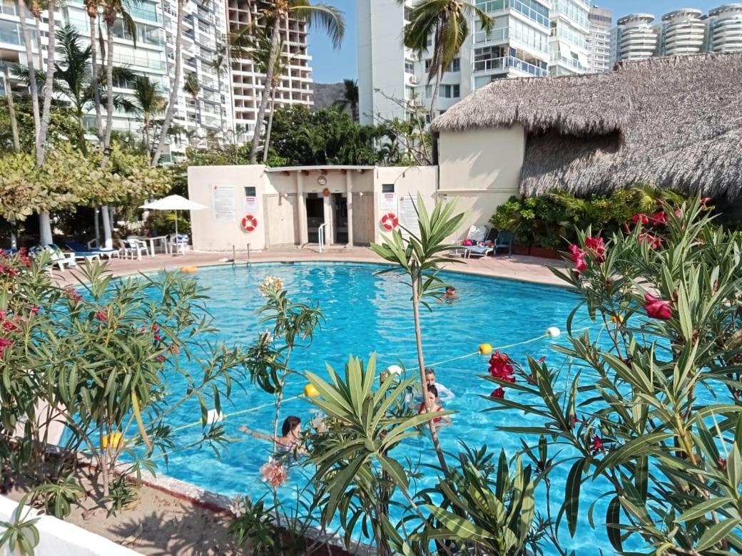 Ocean Pacific Apartamento