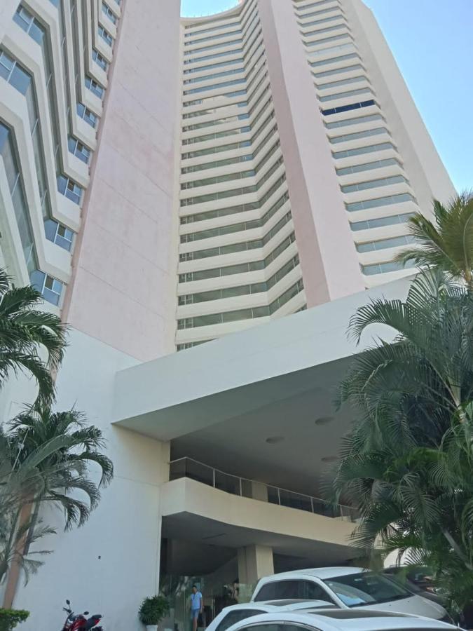 Ocean Pacific * Acapulco