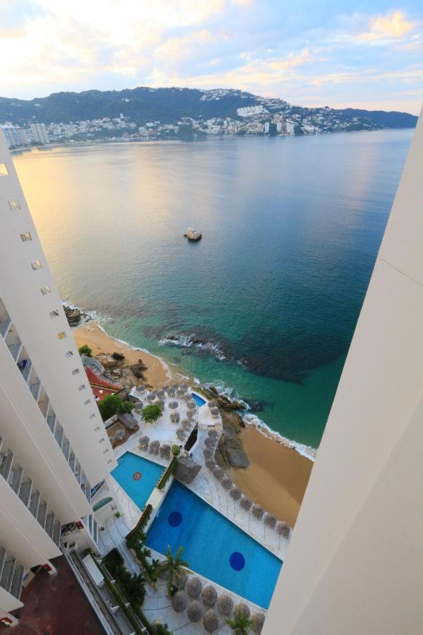 Hotel Torres Gemelas 3*
