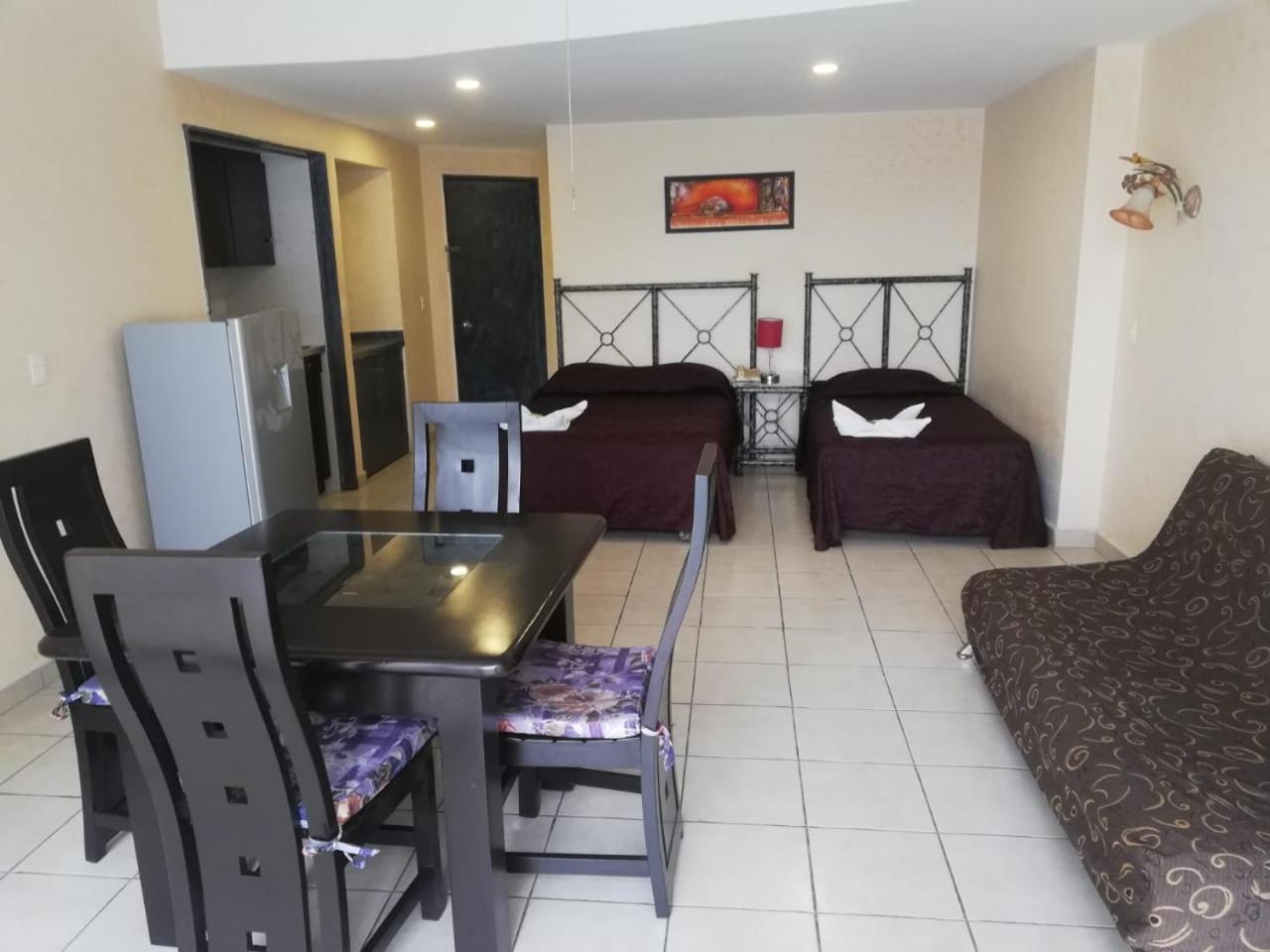 Hotel Torres Gemelas 3*
