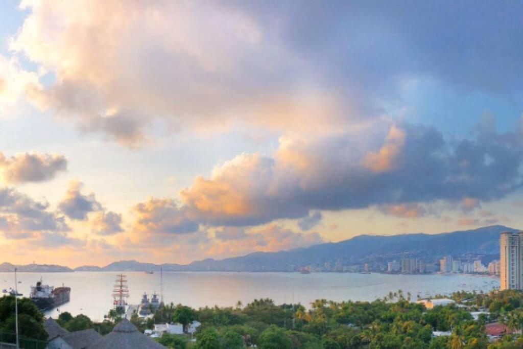 Penthouse En Las Brisas Apartamento