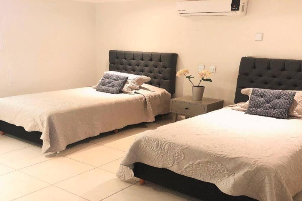 Penthouse En Las Brisas Apartamento *