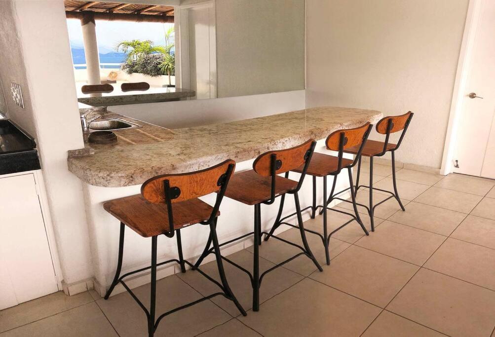 Penthouse En Las Brisas * Acapulco