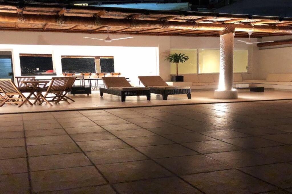 Penthouse En Las Brisas Apartamento *