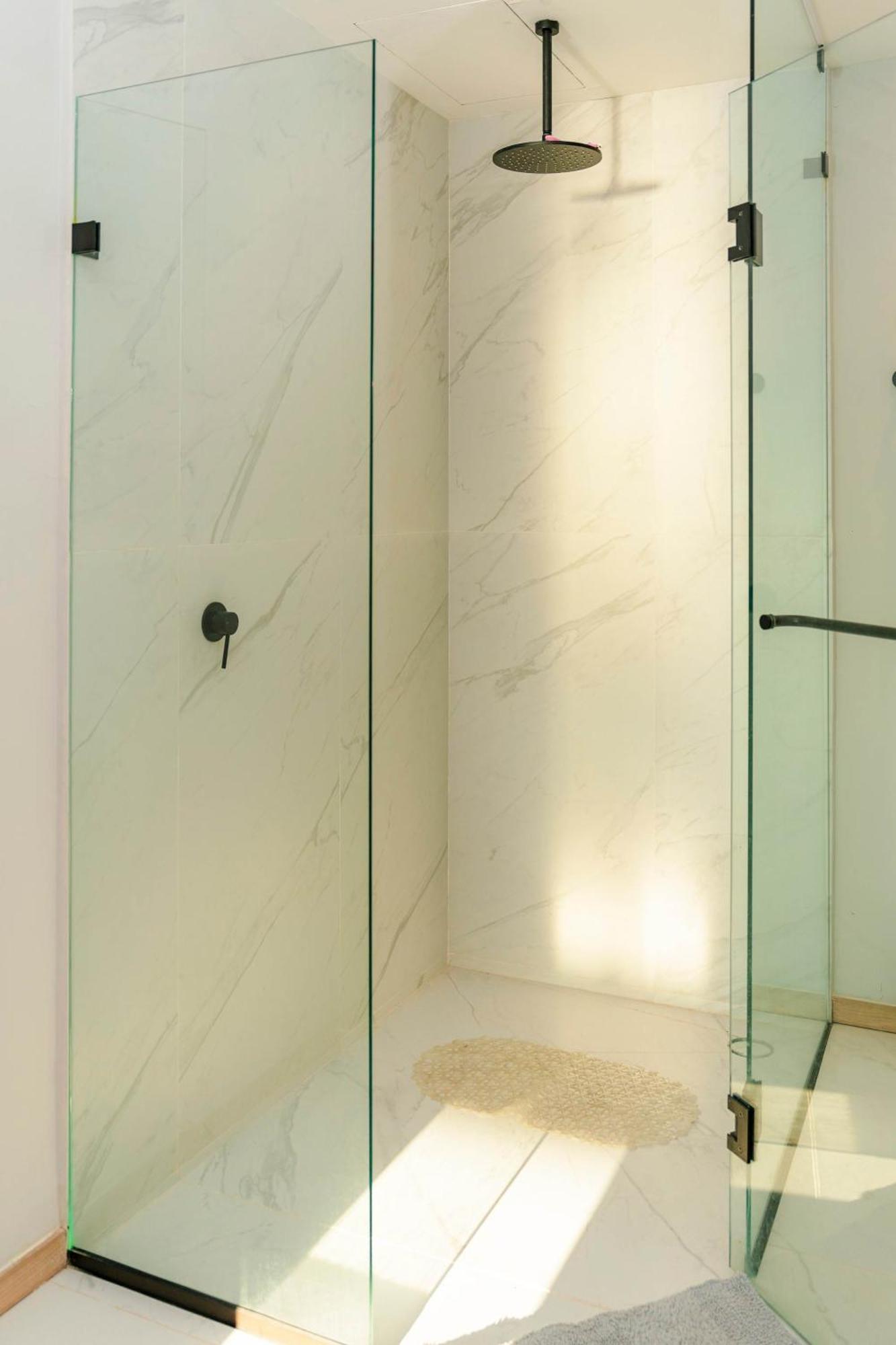 New Exclusive With Private Access Apartment Acapulco
