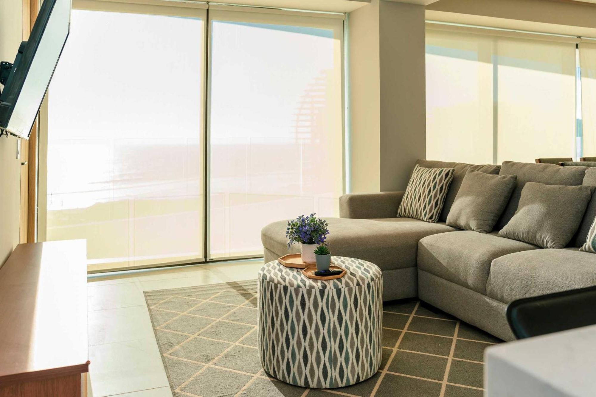 New Exclusive With Private Access Apartment Acapulco
