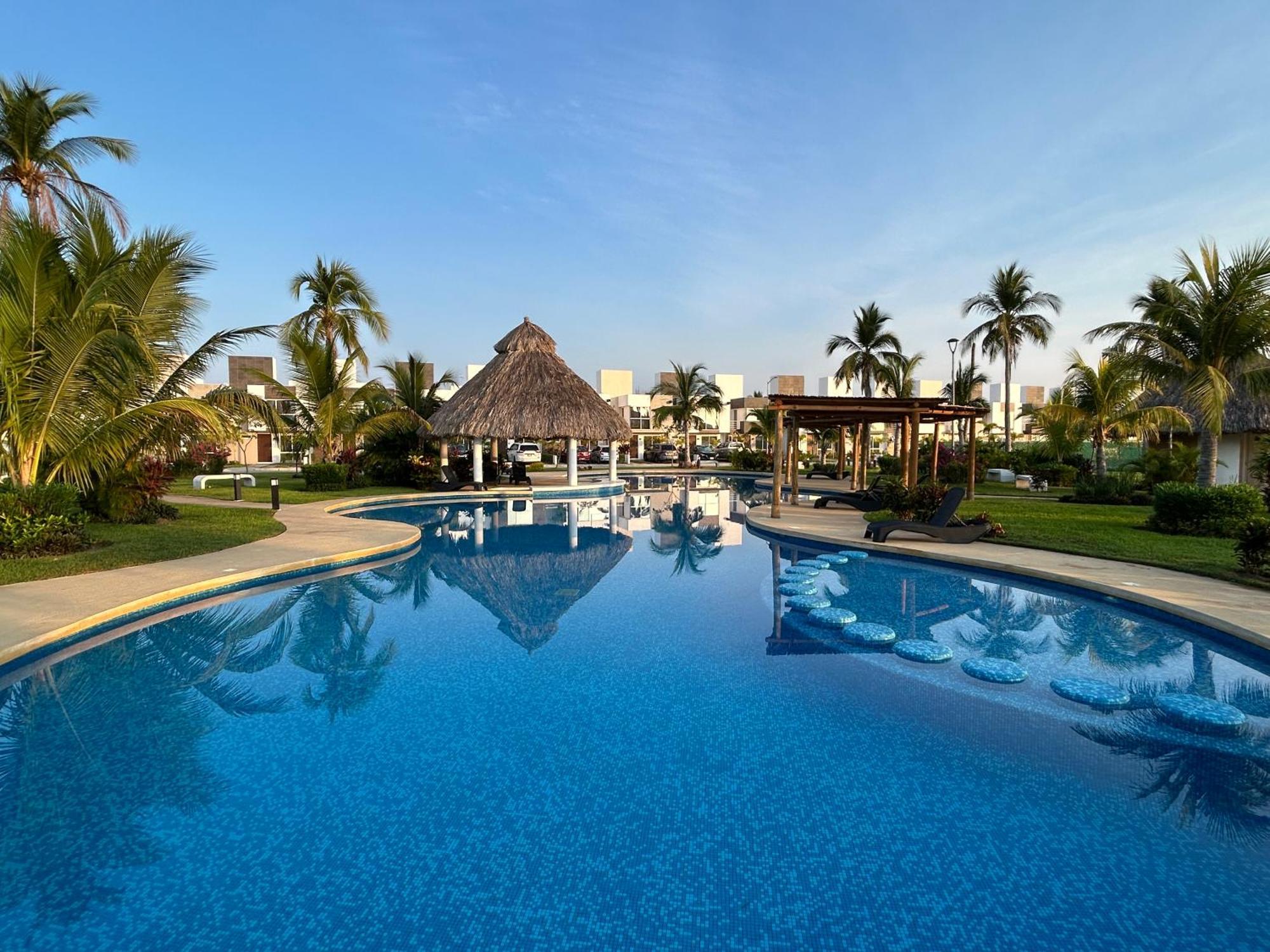 New Modern Diamante House Getaway With Pool View And Club