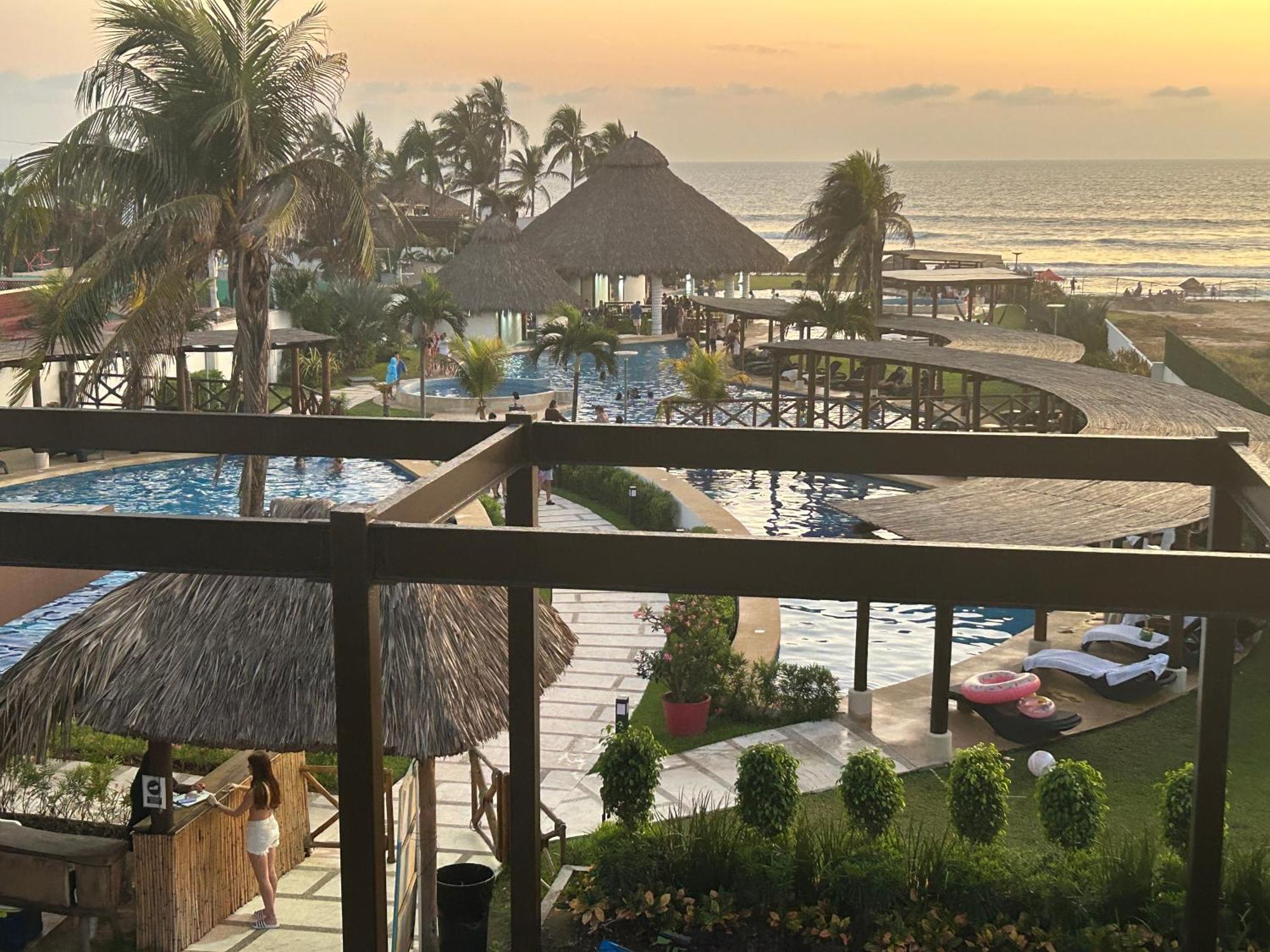 New Modern Diamante House Getaway With Pool View And Club Сasa de vacaciones Acapulco