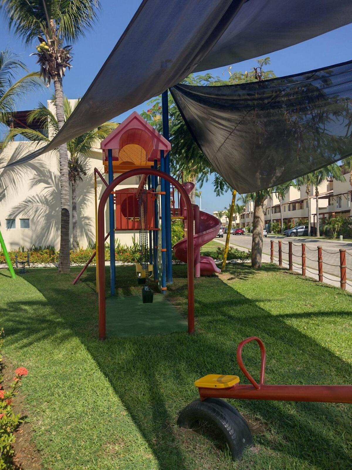 En Residencial Terrasol Punta Diamantee Villa