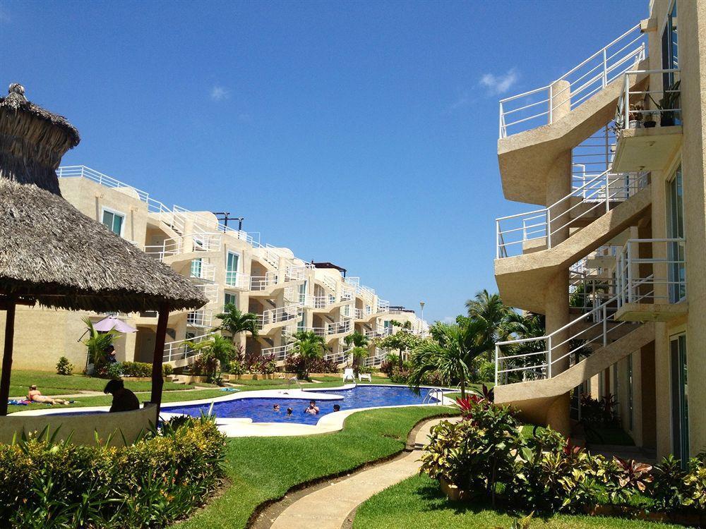 Book House Marina Diamante Acapulco