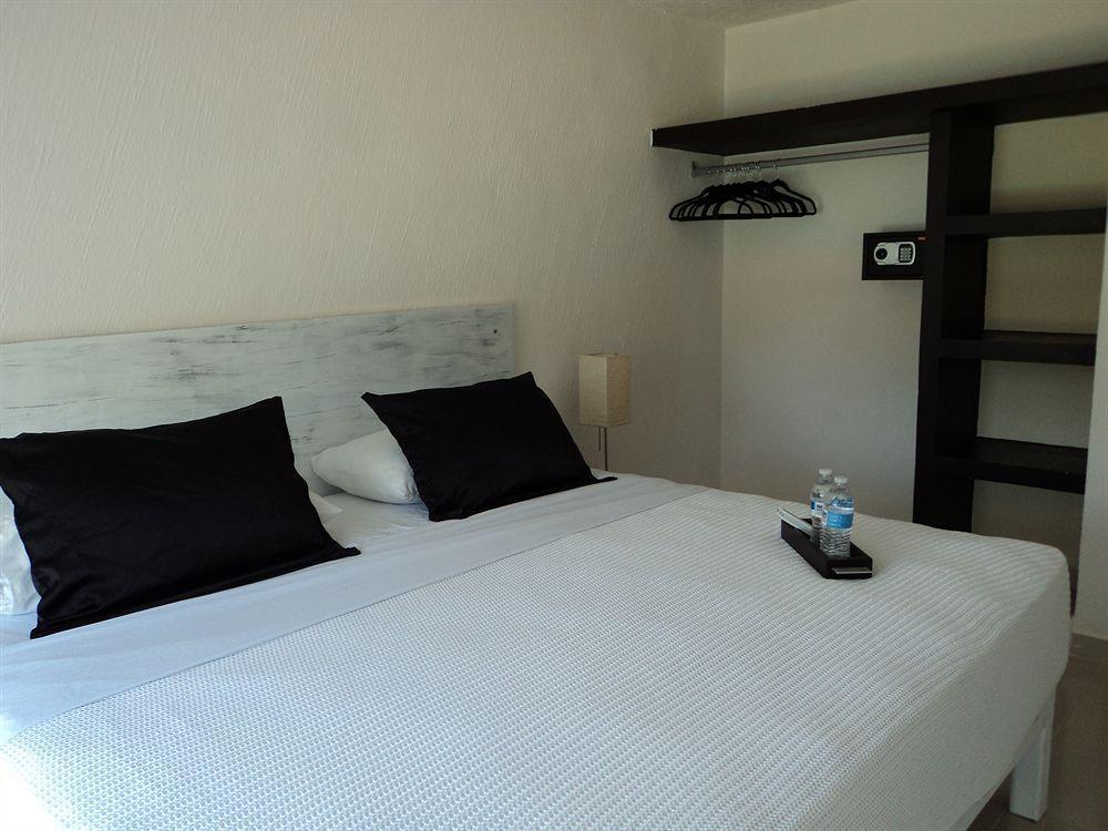 Book House Marina Diamante Acapulco