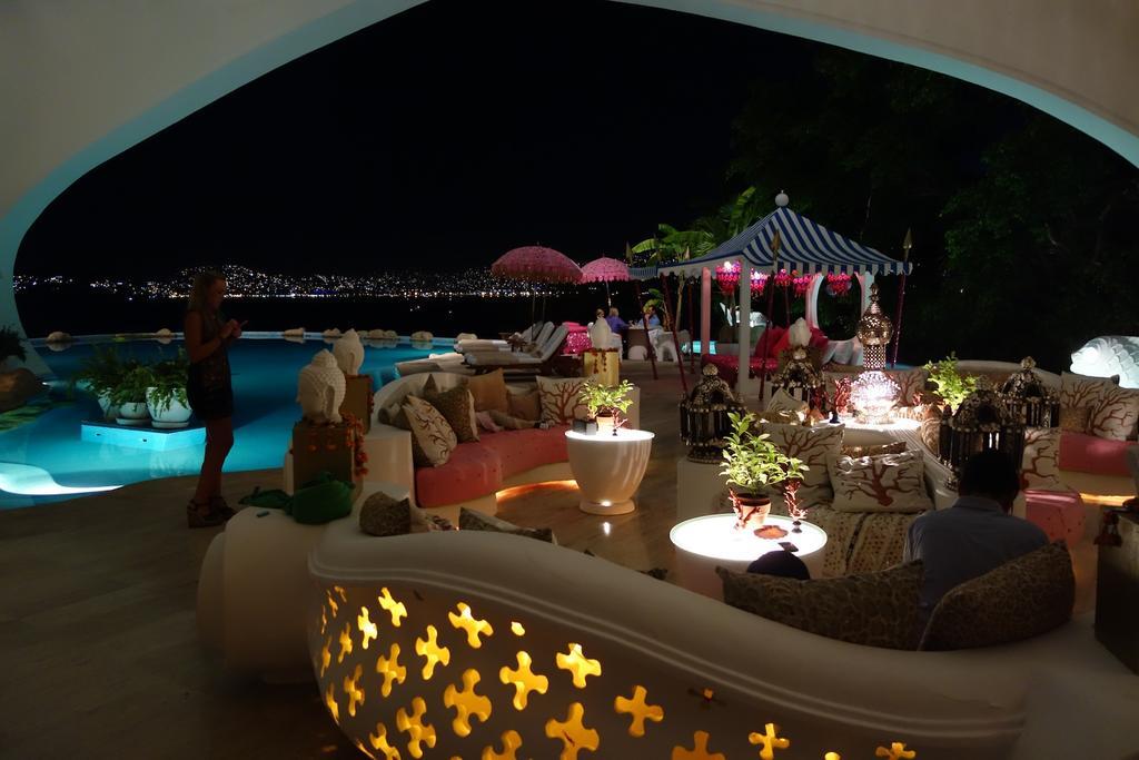 Arabesque Villa