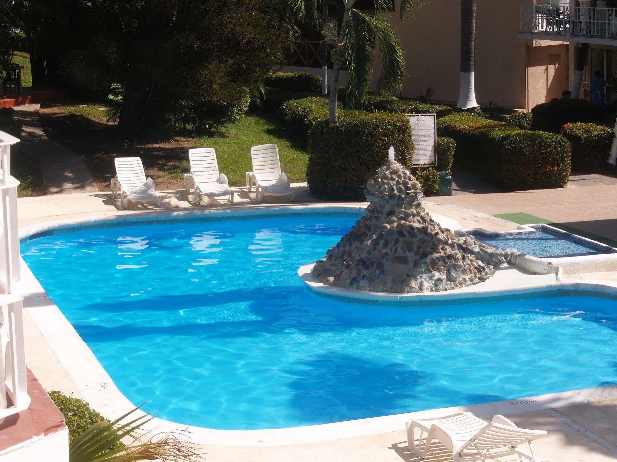El Tropicano Hotel