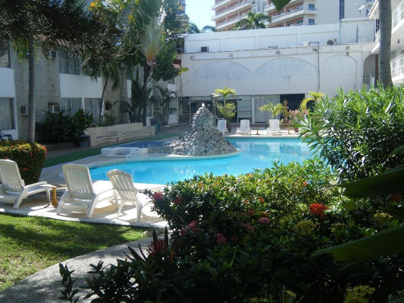 El Tropicano Hotel
