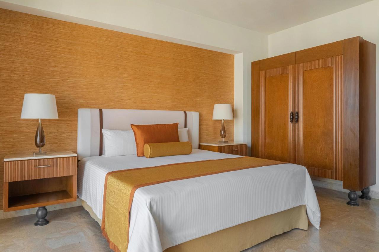 Dreams Acapulco