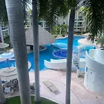 Comodo Departamento En Acapulco Diamante