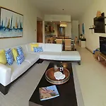 Lake Blue: Hermoso Balcon Con Vista Al Lago