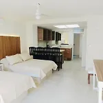 Sky Inn Acapulco Y Condominio Mediterrane