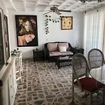 Sobre Costera, 1min La Quebrada, 3m playas/yates
