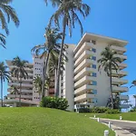 Apartment In Acapulco Diamante With Beach Access