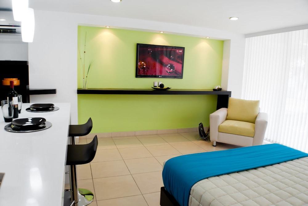 Hotel Ramada By Wyndham & 4*