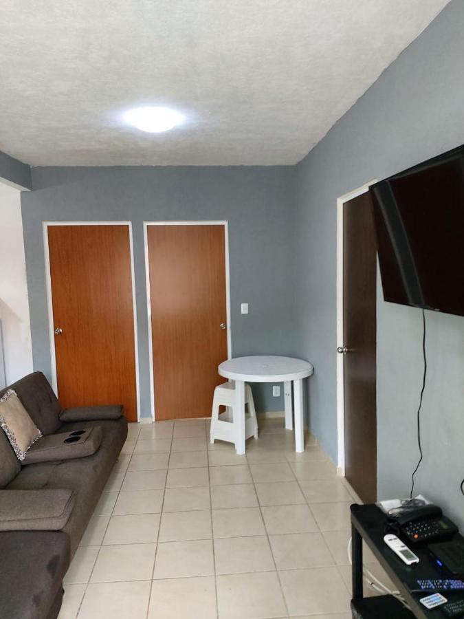 Víctor House *