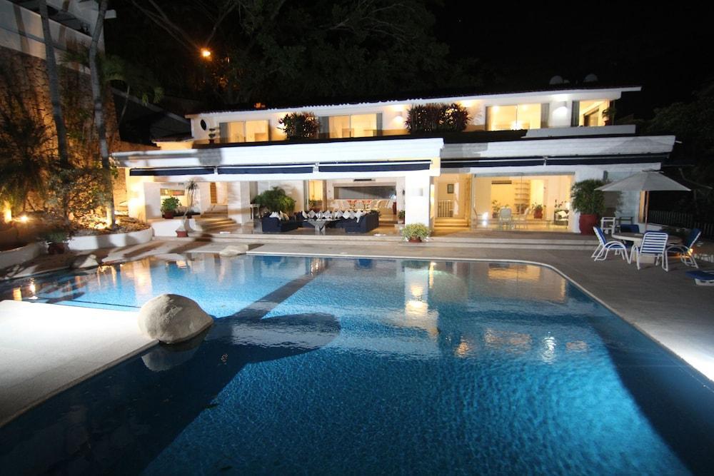 En Acapulco, Fraccionamiento Brisas 4*