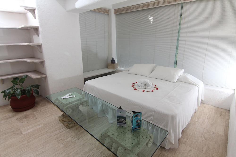 En Acapulco, Fraccionamiento Brisas 4*