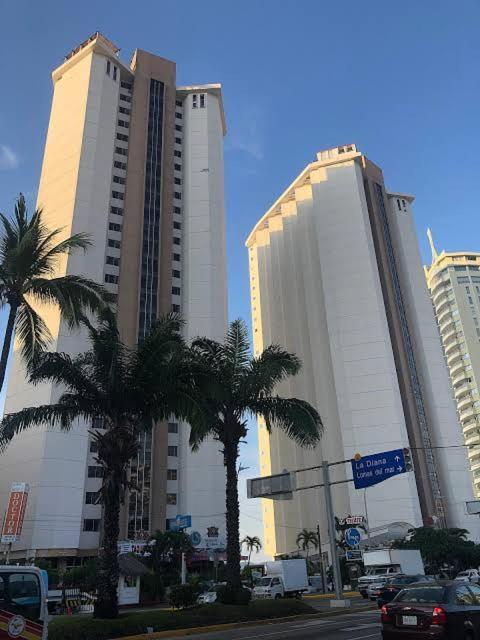 Apartahotel En Torres Gemelas Vista Al Mar *