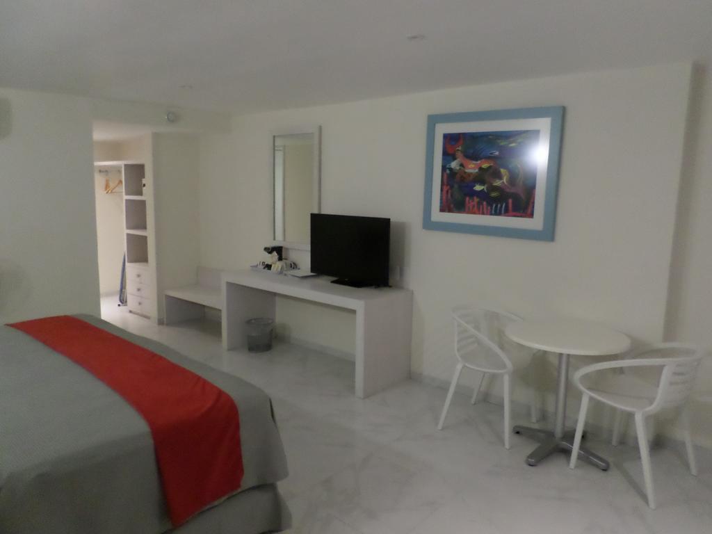 We 3* Acapulco