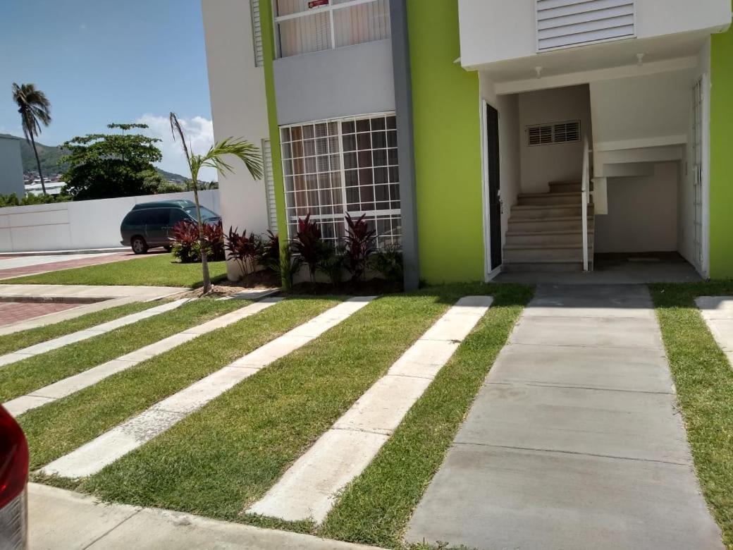 El Arrecife: Con Alberca A 10 Minutos De La Playa * Acapulco