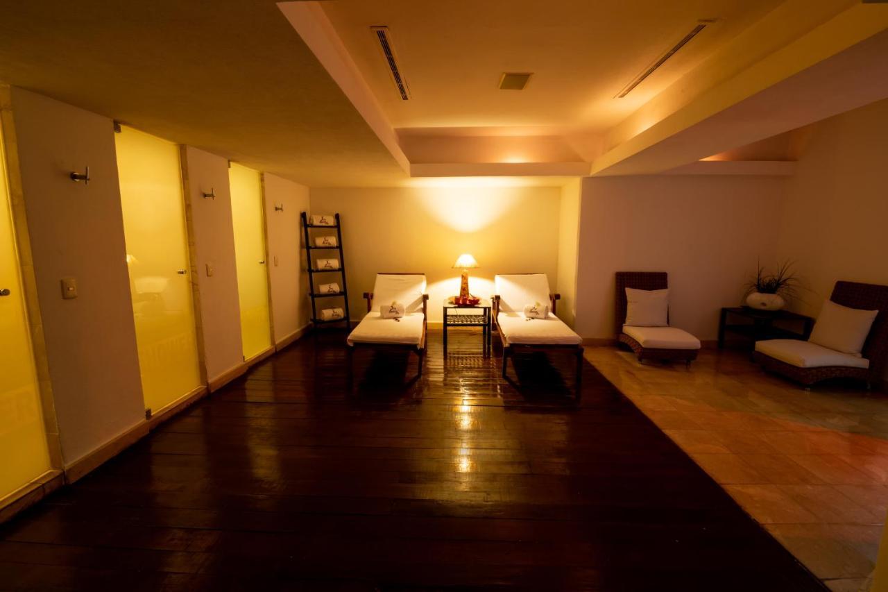 Hotel Emporio