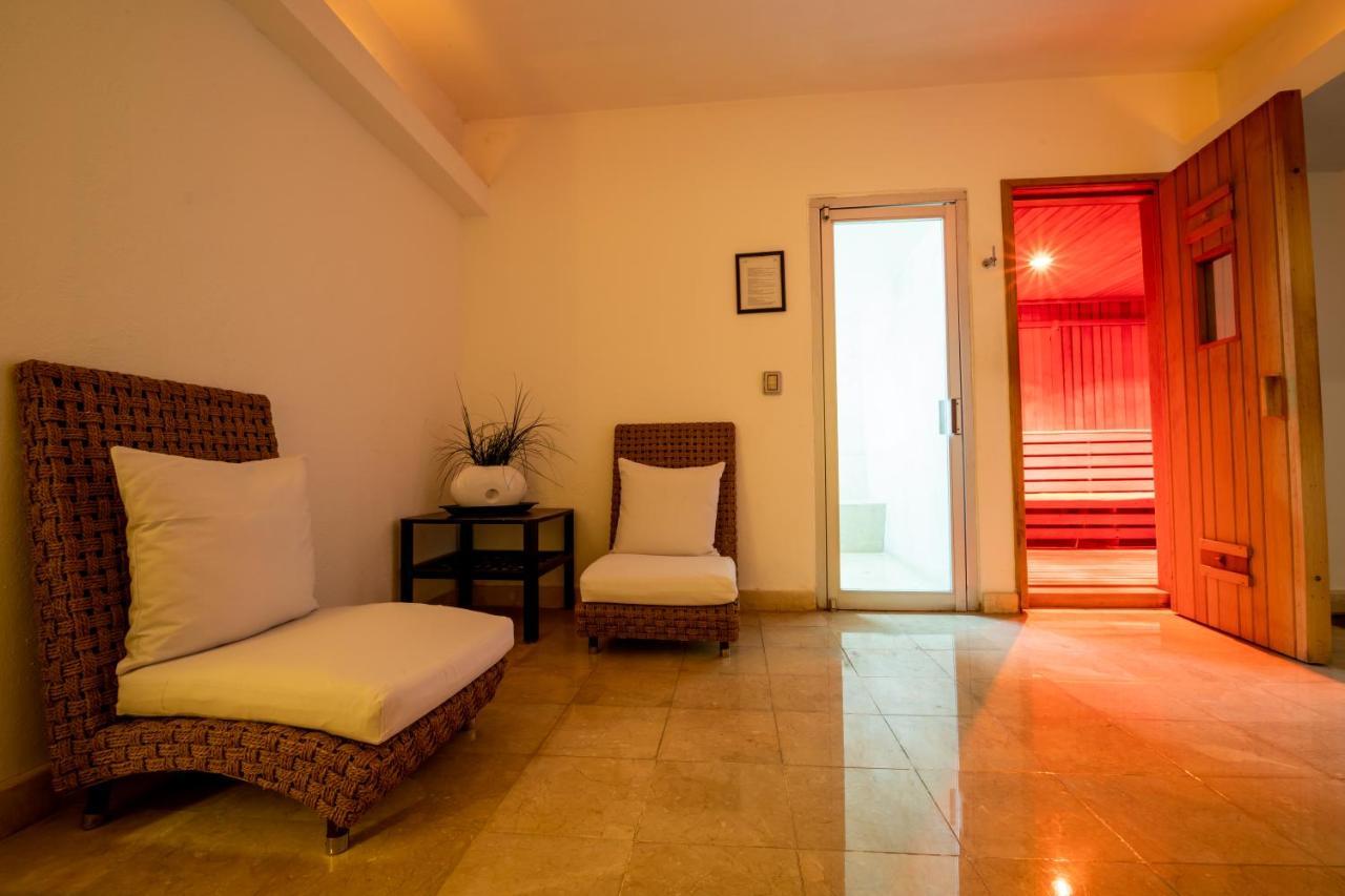 Emporio Hotel 5*