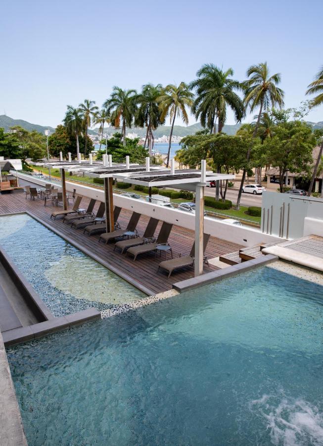 Ramada By Wyndham & Hotel