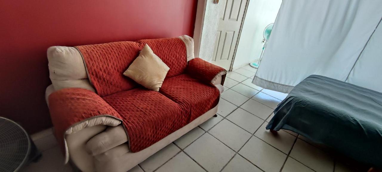 Habitación en casa particular Iow4 Hn Master
