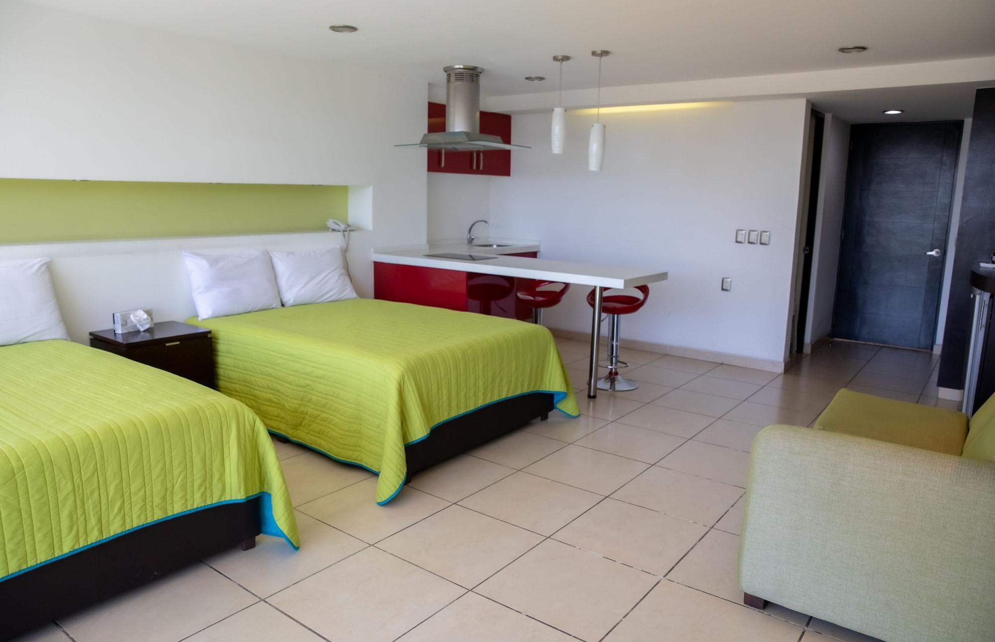 Hotel Ramada By Wyndham & 4*