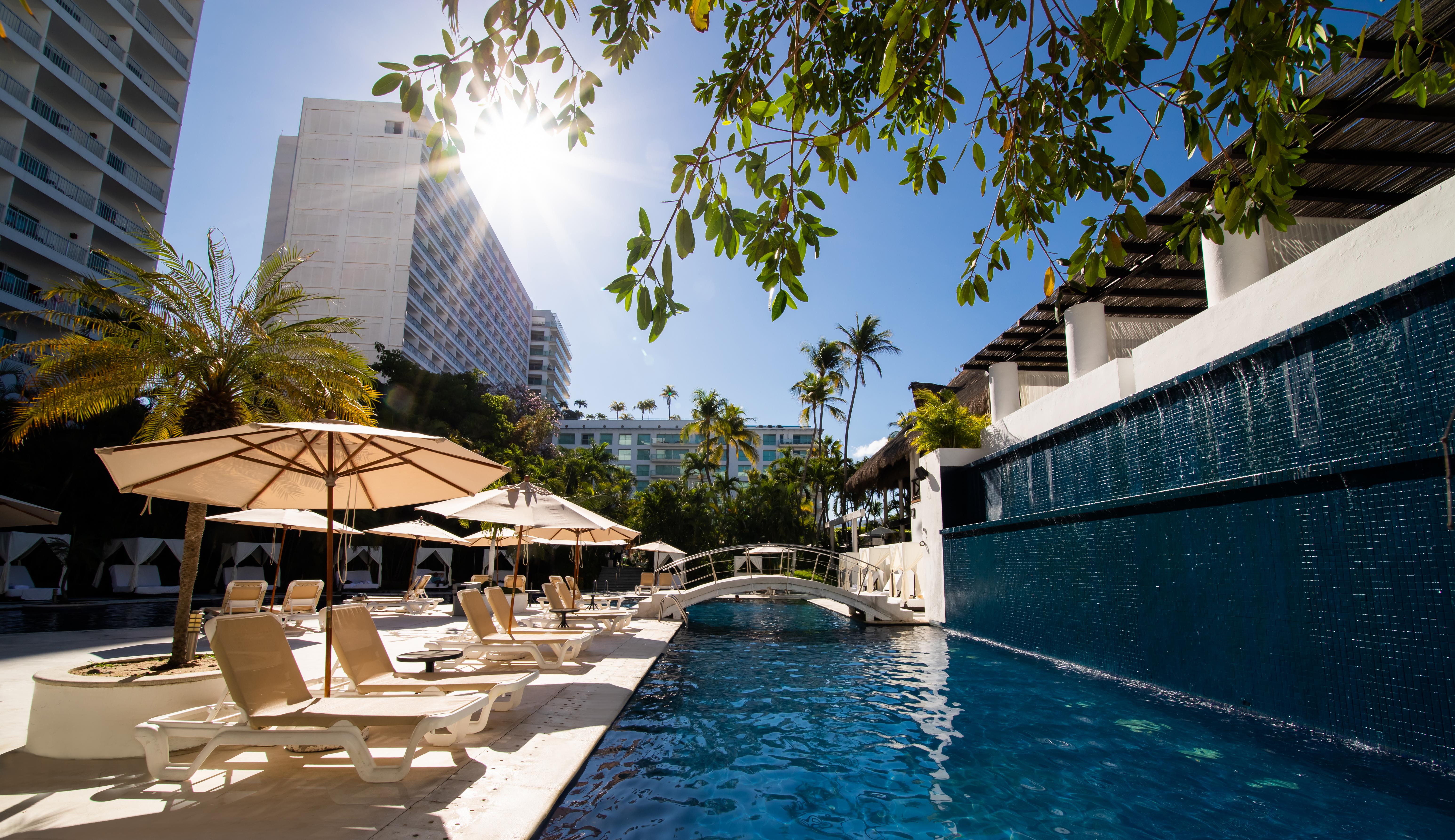Emporio Hotel 5*
